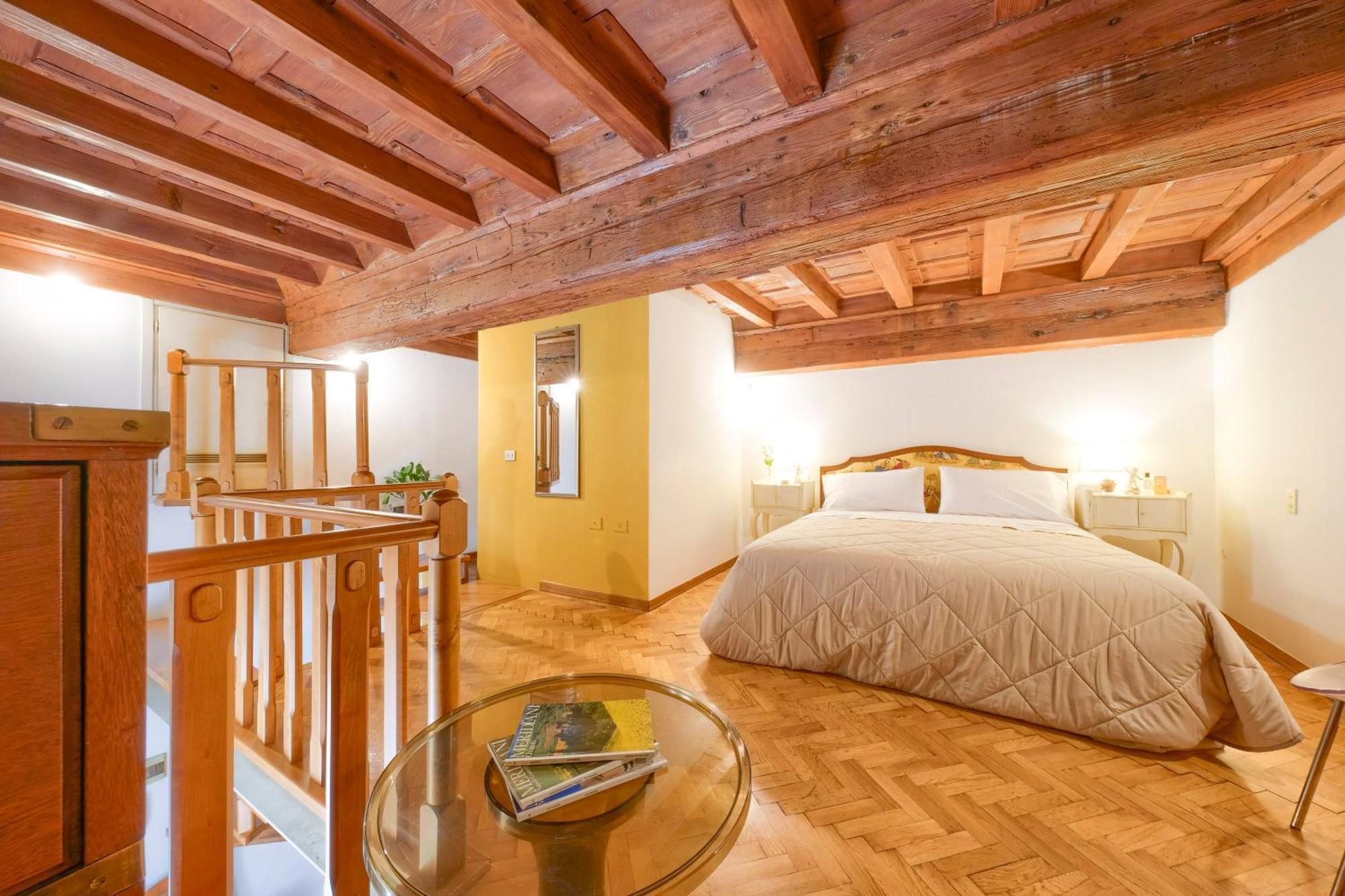 フィレンツェLa Casa Di Dante Alighieriアパートメント エクステリア 写真